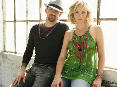 Sugarland- Stuck Like Glue