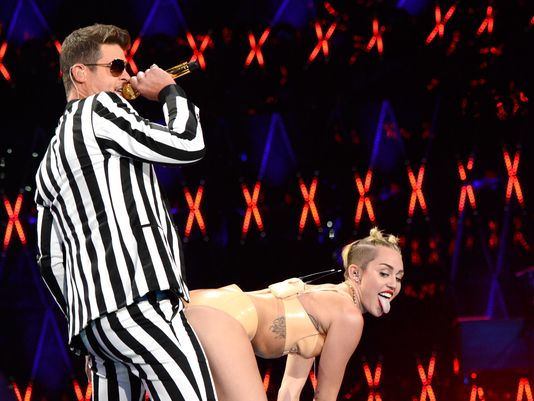 Miley Cyrus - Robin Thicke