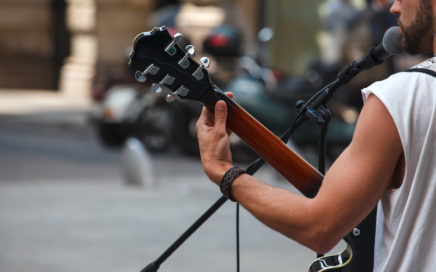 Folk singer-songwriter